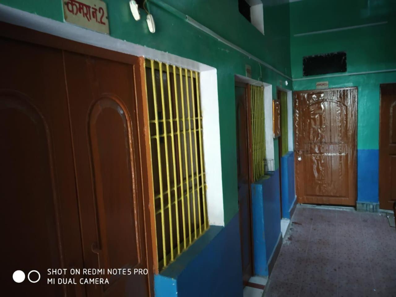 Hotel Yatri Niwas Varanasi Exterior foto