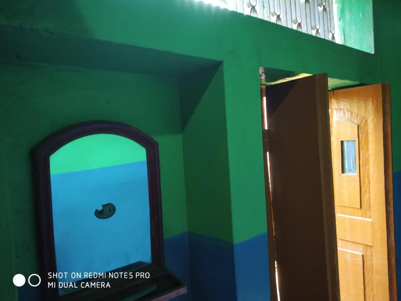 Hotel Yatri Niwas Varanasi Exterior foto